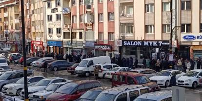 Sivas'ta 400 liralık kıyma için 200 metrelik kuyruk!