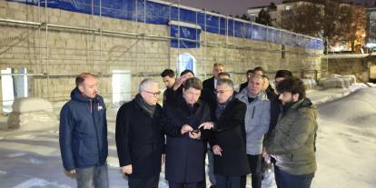 Bakan Tunç, ayağını tozuyla Ulu Cami restorasyonunu inceledi