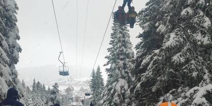 Telesiyejde  mahsur kalan 51 kişi kurtarıldı
