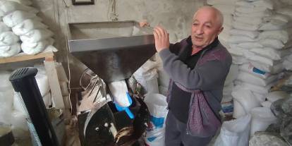 Dede mesleğini icra ediyor, teknolojiye direniyor