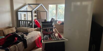 8 aydır kirasını ödemedikleri daireyi 'çöp eve' çevirdiler