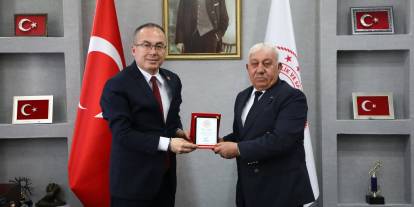 Sivas'ın emektar ismi Turan Çiftçi emekli oldu