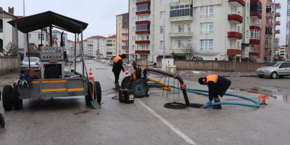 Sivas'ta yoğun yağış sonrası altyapı hatları taştı!