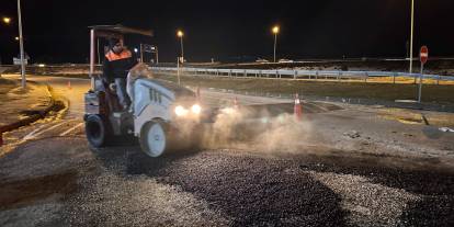 Sivas Belediyesi yollarda gece mesaisinde