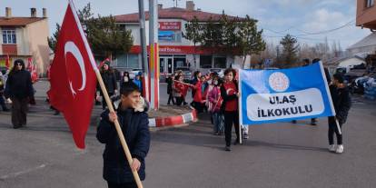 Sivas'ta bayrak sevgisi adım adım yürüdü