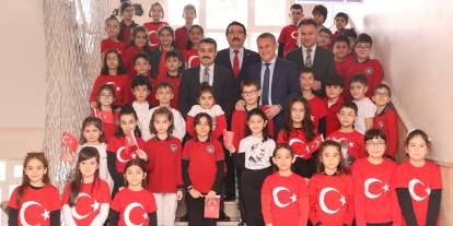 Cumhuriyet Okullarında “Bayrak Sevgisi” etkinliği