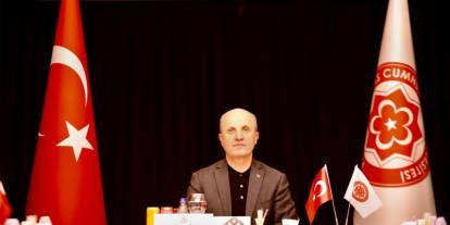 YÖK Başkanı Özvar Sivas’ta rektörlerle toplandı