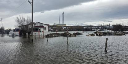 Hafik'te su baskınları hayatı olumsuz etkiledi