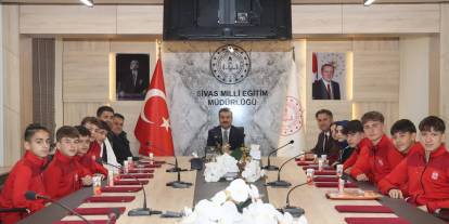 Genç yazar ve il şampiyonu takımdan Erdoğan’a ziyaret