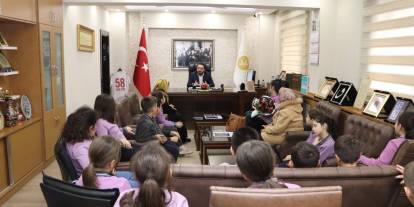 Minik öğrencilerden ramazan ziyareti