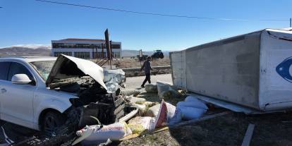 Sivas'ta zincirleme trafik kazasında 2 kişi yaralandı