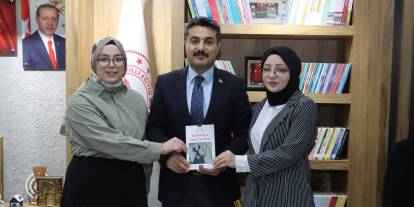 Genç yazarlardan anlamlı ziyaret