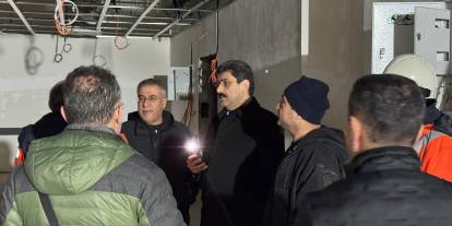 Hastane çalışmalarını yerinde inceledi