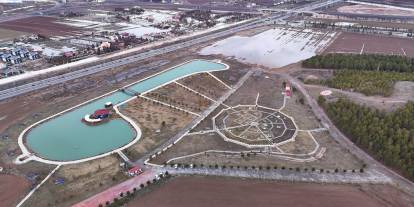 Sivas’ta yağmur suları ikiz gölet oluşturdu