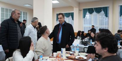 Rektör Şengönül, öğrencilerle iftarda buluştu