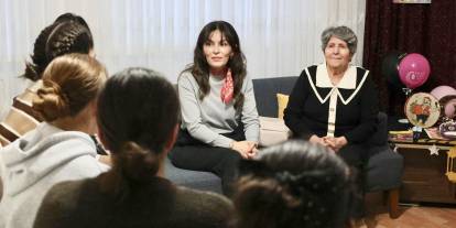 Şimşek’in eşi çocuklarla iftar sofrasında buluştu