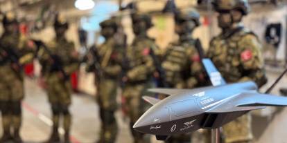 Hollanda'ya demirleyen SİHA gemisinde Türk savunma sanayi fuarı