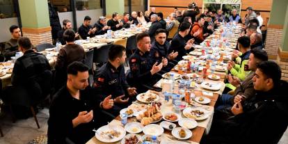 Gürün protokolü iftarda tek yürek oldu