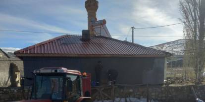 Ulaş'ta caminin bakım ve onarımını köylüler yaptı