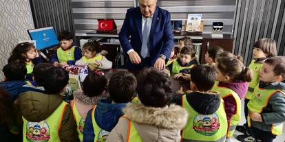 Sivas'ta öğrenciler harçlıklarını Filistin'e bağışladı