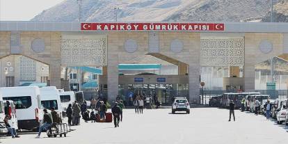 Türkiye-İran sınırındaki gümrük kapılarında günübirlik yolcu geçişleri durduruldu