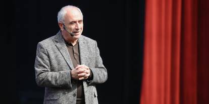 Nurullah Genç Sivas'ta gönüllere dokundu