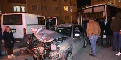 Önce kaza yaptılar, sonra kaza yaptılar!