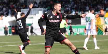 Rey Manaj golleriyle Sivasspor’u taşıyor