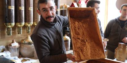 Sivas'ta asırlık taş değirmende geleneksel kahve üretimi