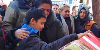 Fatma Nur öğretmen gözyaşlarıyla son yolculuğuna uğurlandı