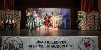 Sivas’ta minik öğrencilere Hacivat ve Karagöz ile afet eğitimi