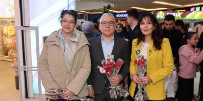 Vali Şimşek, kadınları unutmadı