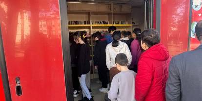Sivas'ta gezici kütüphane öğrencilerle buluşmaya devam ediyor
