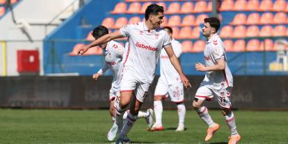 Sivasspor deplasmandan 3 puanla döndü!