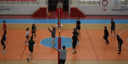 Tıp Fakültesi’nde voleybol heyecanı