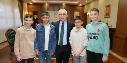 Vali Şimşek, öğrencileri makamında ağırladı