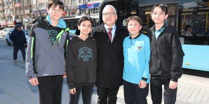 İstasyon Caddesi’nde samimi buluşma