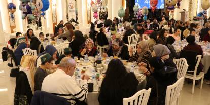 Sivas’ta yetim çocuklar iftar sofrasında buluştu
