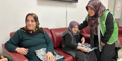 Sivas'ta İHH üyelerinden huzurevine ziyaret