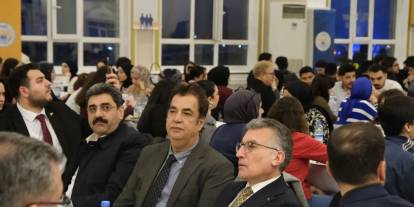 Devletin zirvesi ve gençler iftar sofrasında buluştu