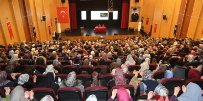 Sivas'ta kadınlara özel Kadir Gecesi ve hatim programı düzenlendi