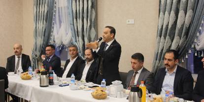 MHP’li Özyürek Zara’da partililerle iftarda buluştu