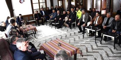 Gürün’de protokol ve vatandaşlar bayramlaşmada buluştu