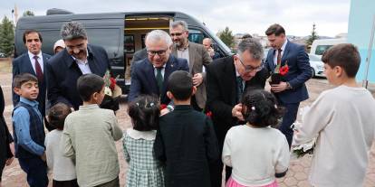 Sivas’ta çocuk evlerine bayram ziyareti