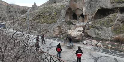 Kaya kopması yaşanan alanda çalışma başlatıldı
