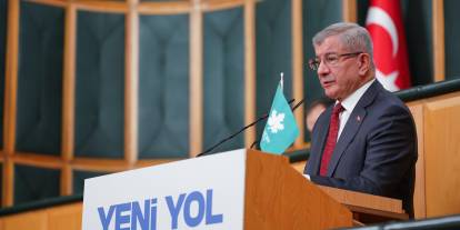 Davutoğlu: Türkiye'nin doğru yaptığı şeyler var