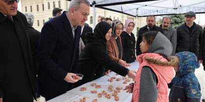 Sivas'ta Muhsin Yazıcıoğlu anısına lokma dağıtıldı