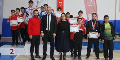 Sivas’ta bilekler şampiyonluk için güreşti