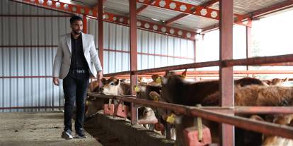 Sivaslı genç üniversiteyi bıraktı, çiftçi oldu