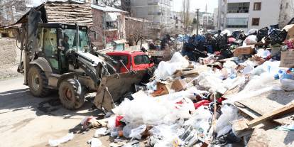 Sivas’ta çöp alarmı: 3 kamyon atık toplandı!